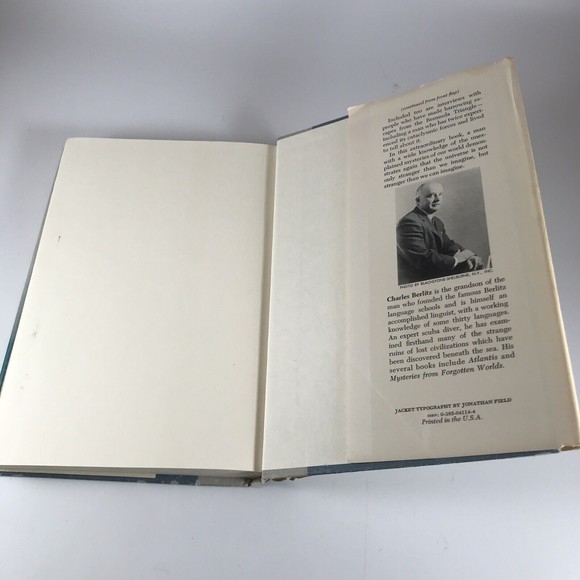 The Bermuda Triangle By Charles Berlitz Hardcover DJ Vintage Doubleday 1974 - Picture 6 of 7